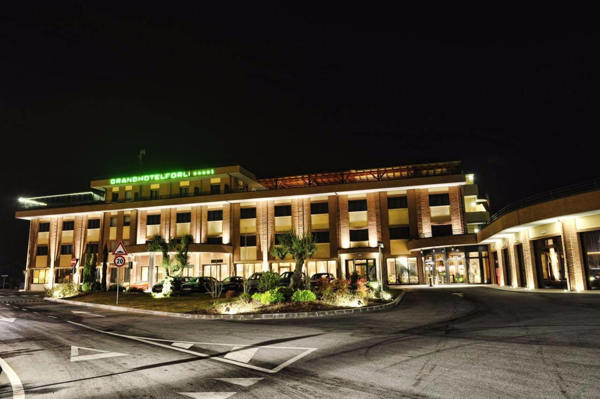 Grand Hotel Forlì Dış mekan fotoğraf
